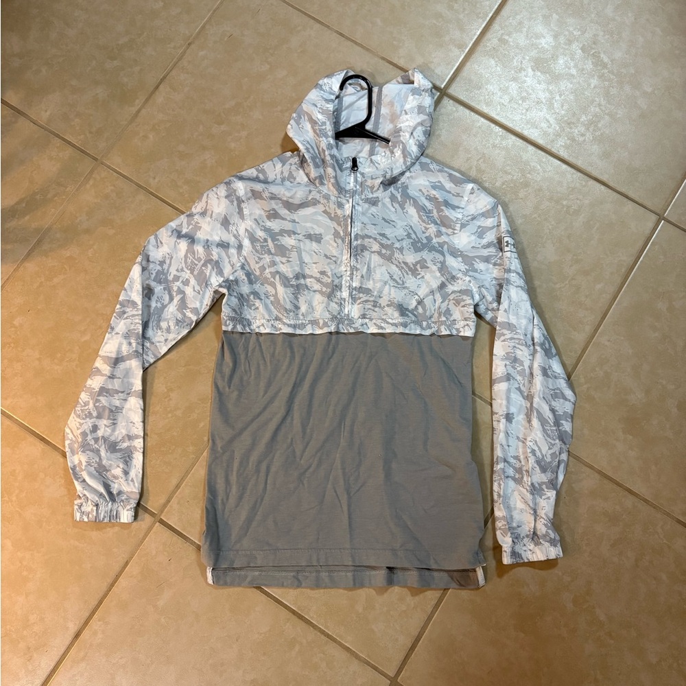Under Armour Gray and White Camouflage Pullover/Windbreaker Hoodie